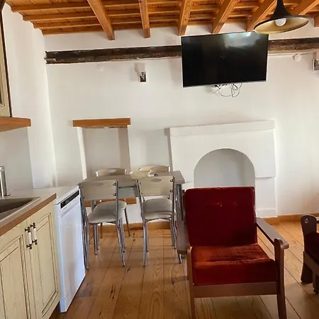 Trea Homes - Castle House Otel *